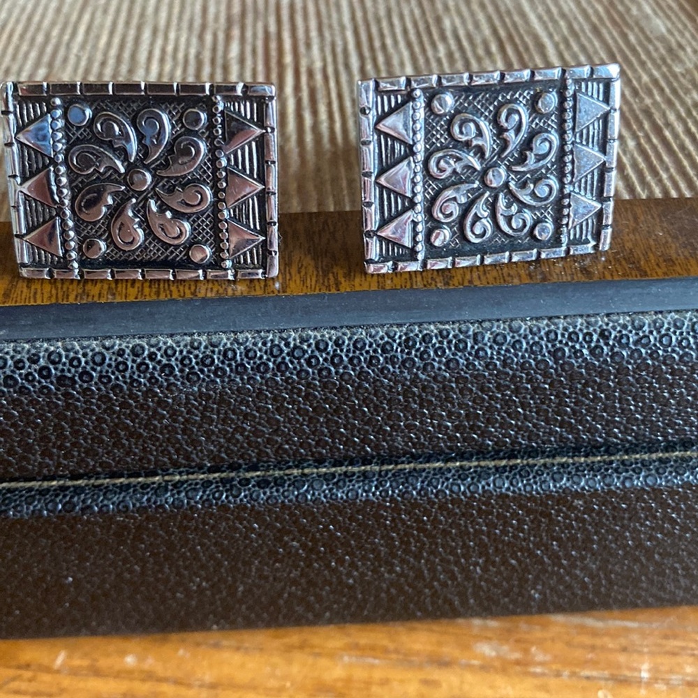 Vintage BONY marked silver tone southwest floral design whale toggle cuff links